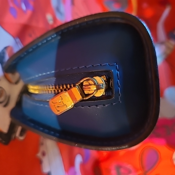 Louis vuitton EPI blue zipper pouch - Picture 7 of 13